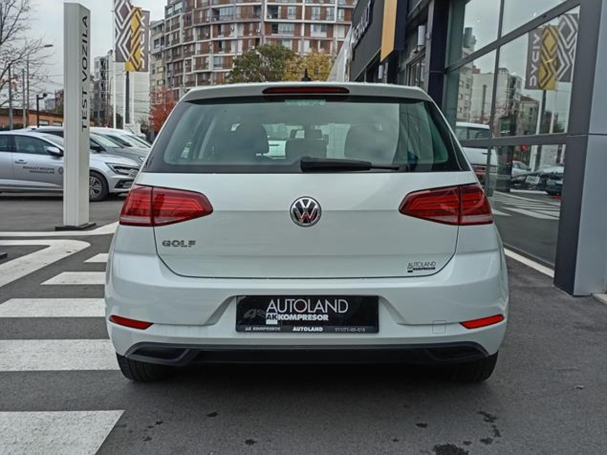 Volkswagen Golf 7 1.6 TDI Trendline 