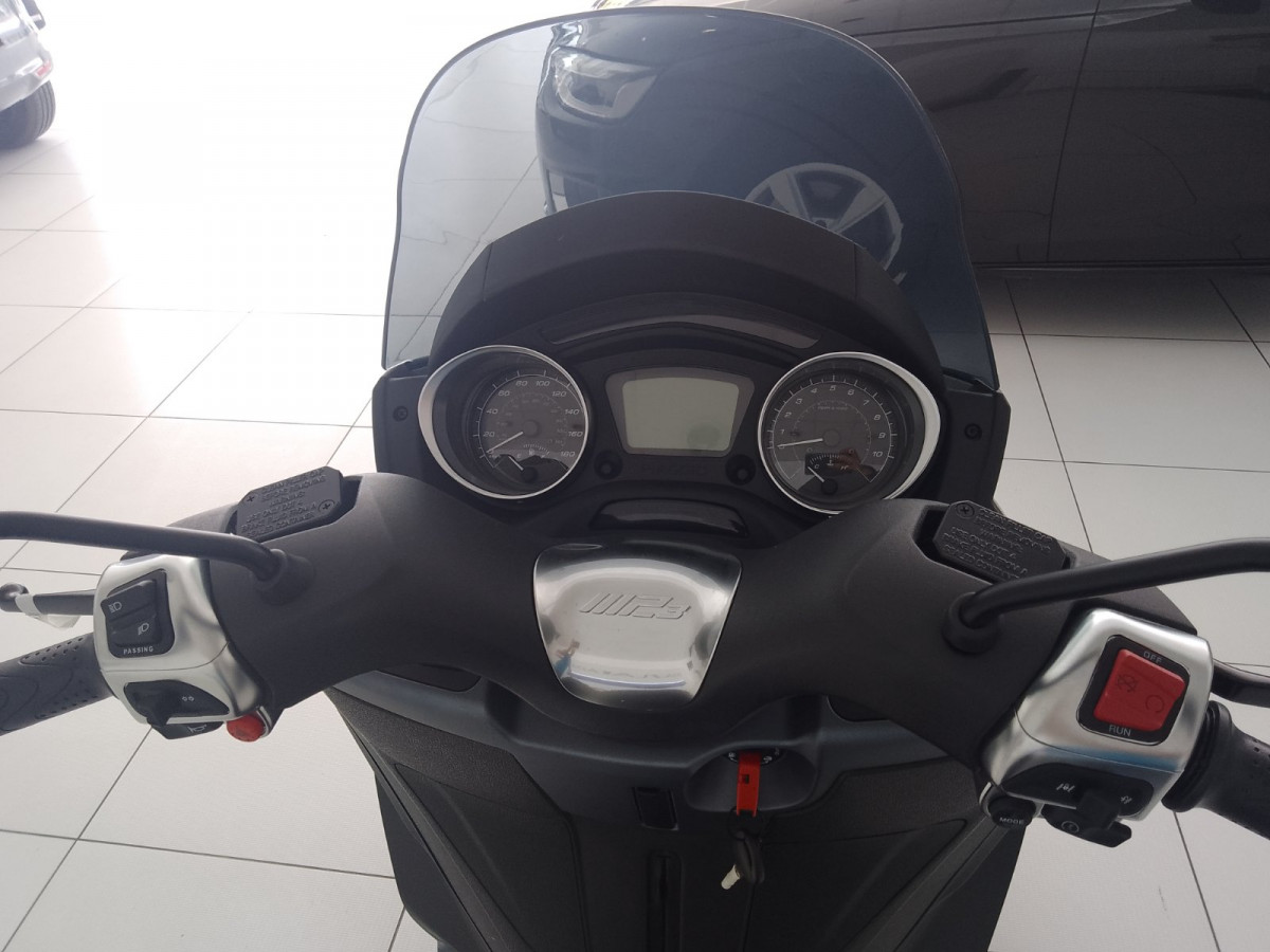 Piaggio MP3 300 