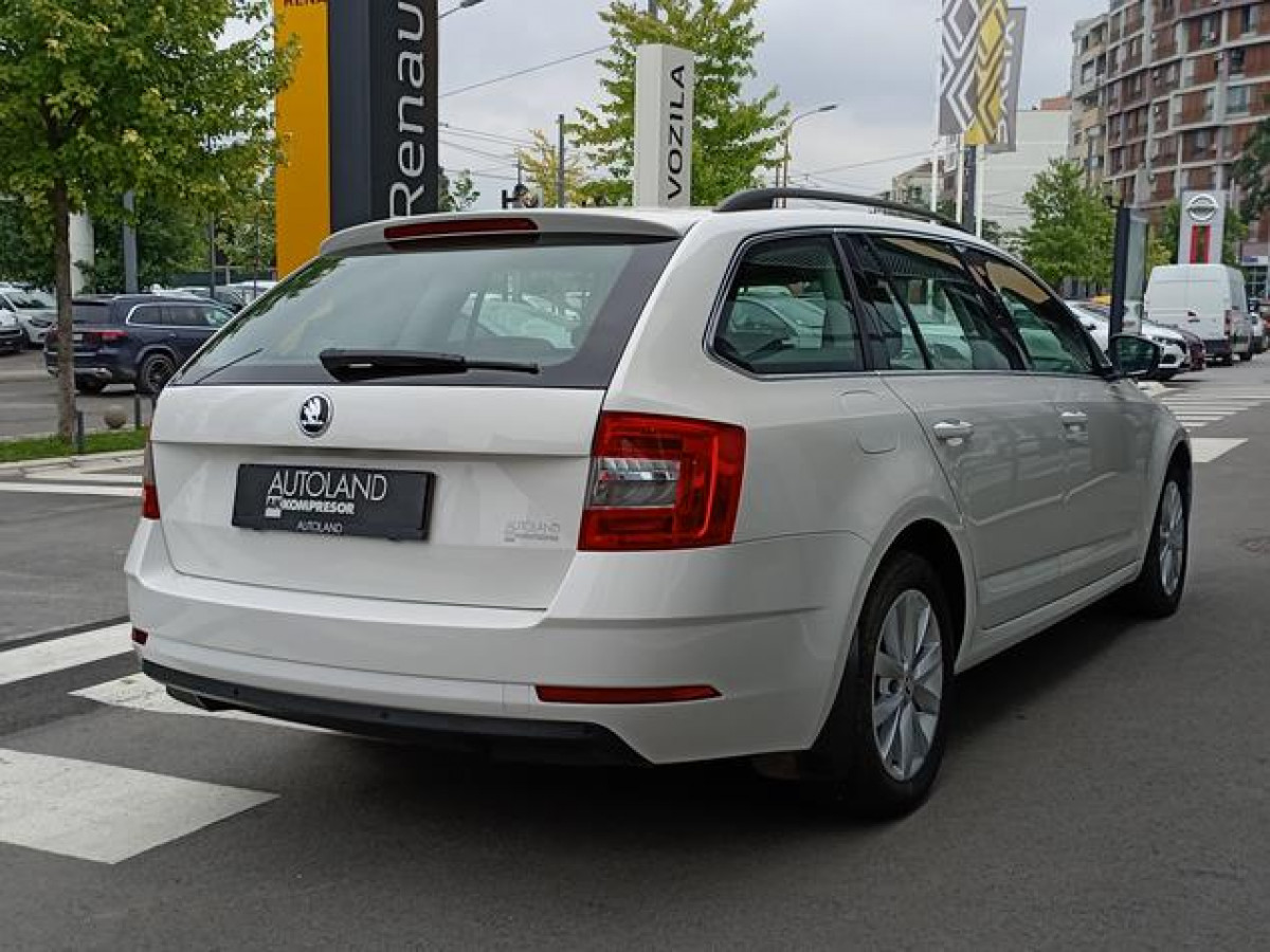 Škoda Octavia 1.6 TDI Style SW 