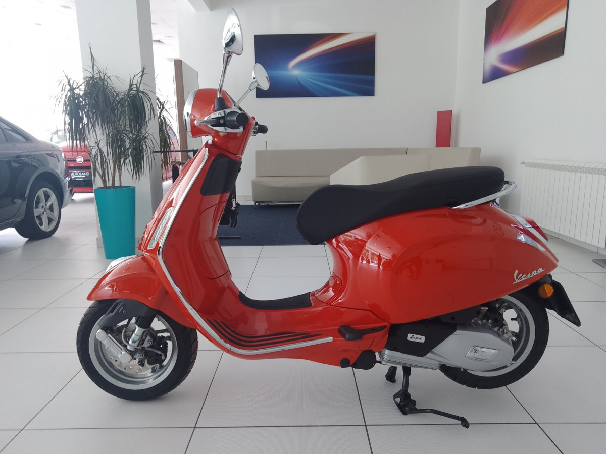 Vespa Primavera 125 