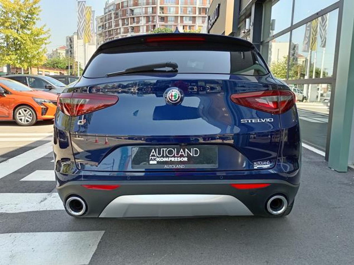 Alfa Romeo Stelvio 2.0 Veloce 