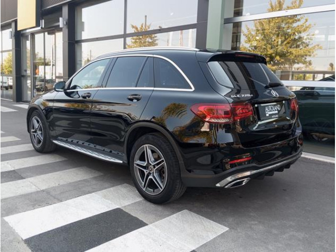 Mercedes Benz GLC 220 D 4MATIC 