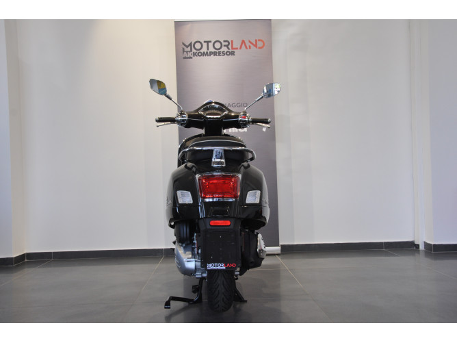 Vespa GTS 300 SUPER 